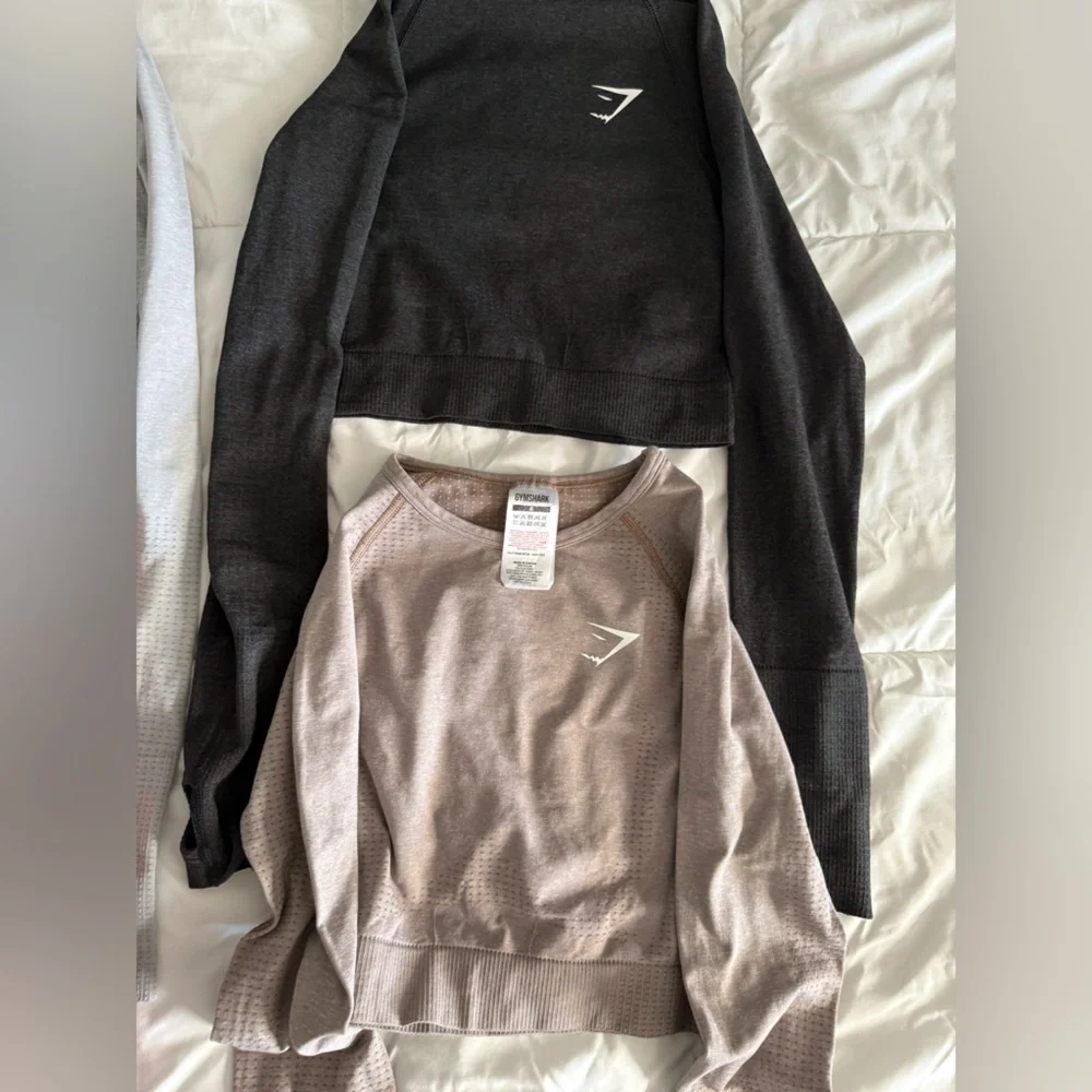 Set of four GYMSHARK Long Sleeve Crop Tops - Picture 3 of 4